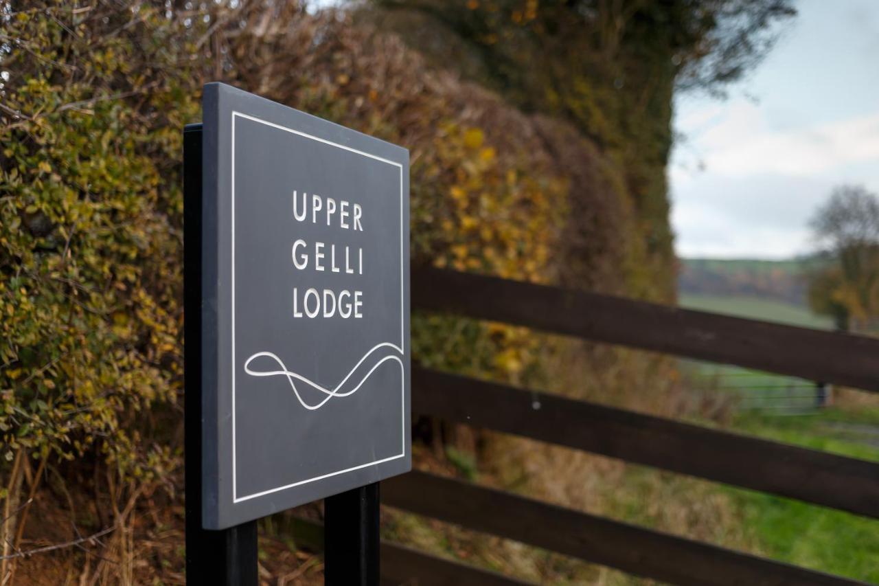 Upper Gelli Luxury Holiday Lodge, Converted Dairy & Cosy Shepherds Huts Welshpool Buitenkant foto