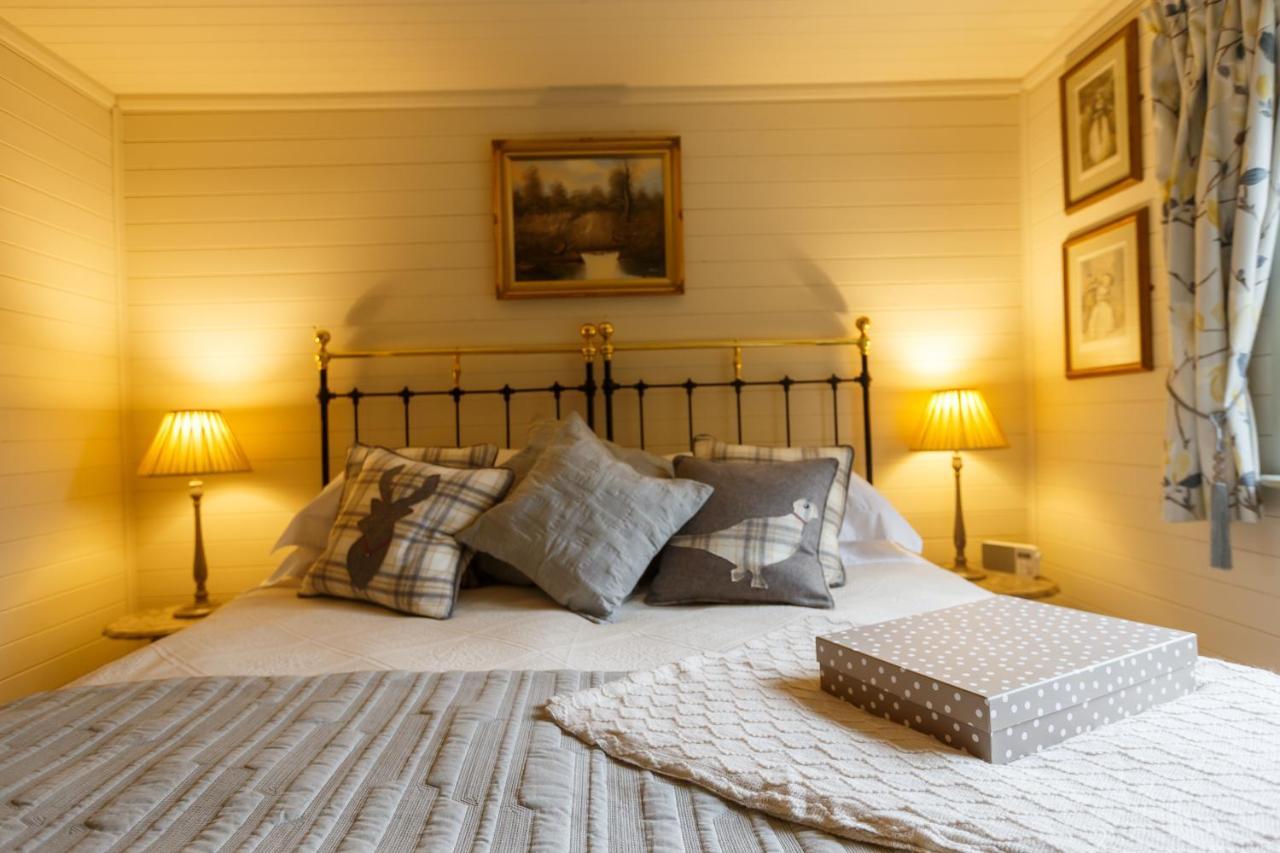Upper Gelli Luxury Holiday Lodge, Converted Dairy & Cosy Shepherds Huts Welshpool Buitenkant foto